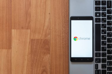 Google chrome smartphone ekranında