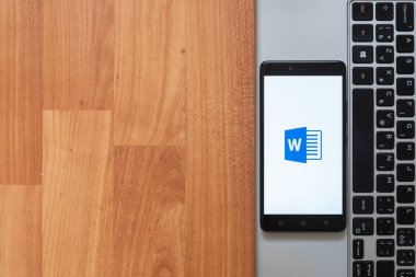 Microsoft office word akıllı telefon ekranında