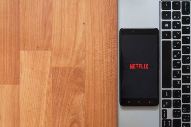 Netflix smartphone ekranında