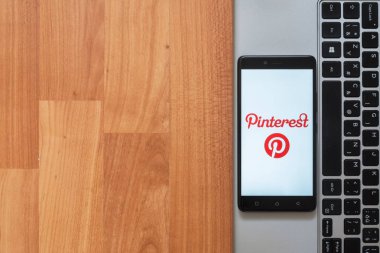 Pinterest akıllı telefon ekranında
