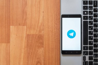 Smartphone ekranında telgrafı