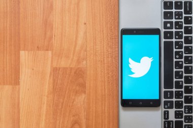 Smartphone ekranında twitter