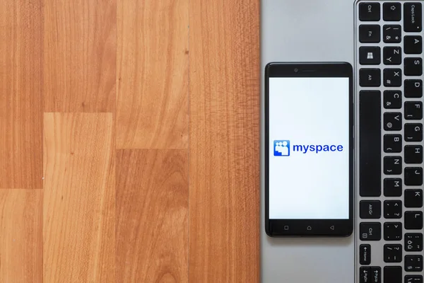 Myspace en la pantalla del smartphone — Foto de Stock