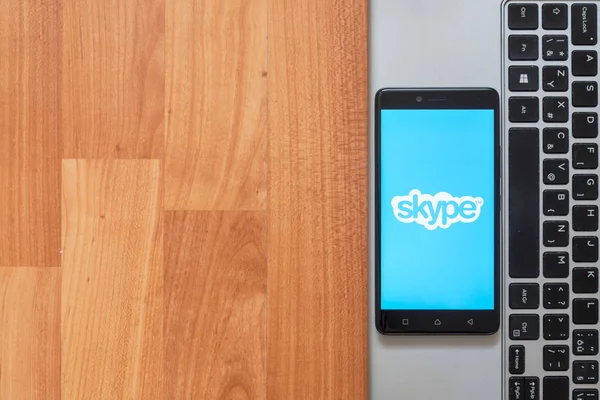 Skype smartphone ekranında