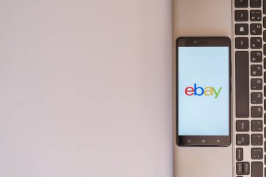 EBay logosu smartphone cep telefonu ile