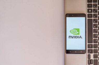 Nvidia logosu smartphone cep telefonu ile