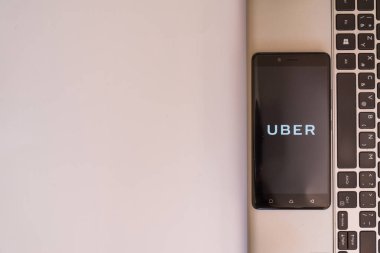 Uber logo smartphone cep telefonu ile