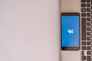 Vkontakte logo smartphone cep telefonu ile