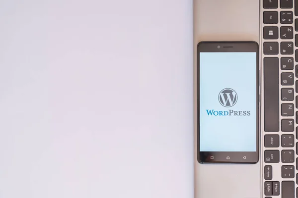 WordPress logo smartphone cep telefonu ile