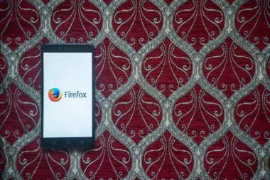Mozilla firefox logosu smartphone ekranında