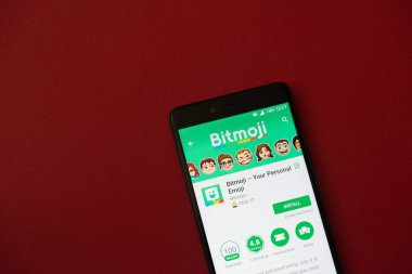 Los Angeles, 11 Aralık 2017: Smartphone Bitmoji uygulama Google ile oynamak mağaza kırmızı zemin üzerine