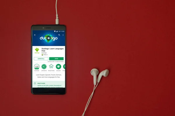 Лос Анджелес Января 2018 Смартфон Приложением Duolingo Google Play Store — стоковое фото