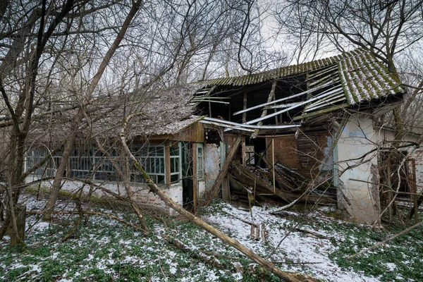 Εγκαταλελειμμένο Κτίριο Στη Ζώνη Αποκλεισμού Του Τσερνομπίλ Ουκρανία — Φωτογραφία Αρχείου