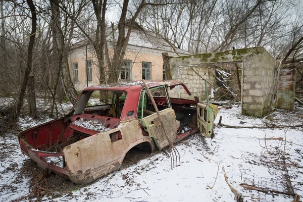 Carro Destruído Zona Exclusão Chernobyl Ucrânia — Fotografia de Stock