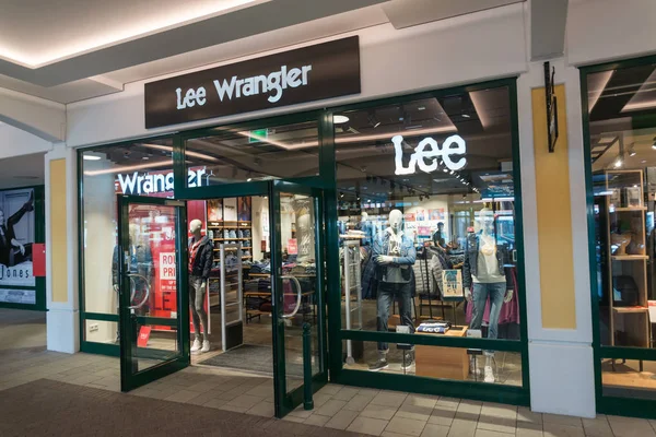 Parndorf Áustria Fevereiro 2018 Lee Cooper Wrangler Store Parndorf Áustria — Fotografia de Stock