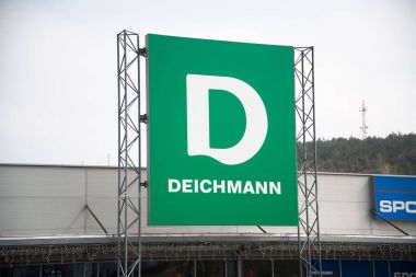 Nitra, Slovakya, 28 Mart 2018: Deichmann şirket logosu. Deichmann bir Alman Ayakkabı ve spor giyim perakende şirketidir. 