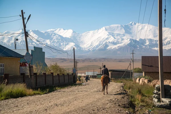 Kyrgyzstan Pamir Highway Circa August 2019 Village Road Trip Osh — Stock Photo, Image