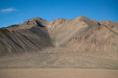 Tacikistan 'daki Pamir otoyoluna bak