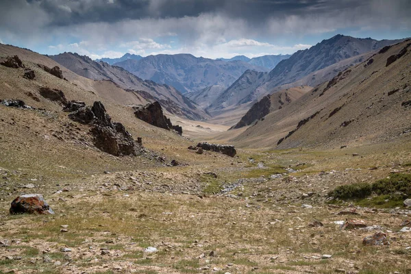 Sejiç Pamir Otoyolunda Madiyan Geçen Gumbezkul Üzerinden Pshart Vadisinden Trekking — Stok fotoğraf