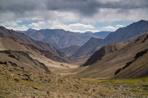 Trekking Vale Pshart Através Passo Gumbezkul Para Madiyan Rodovia Pamir — Fotografia de Stock