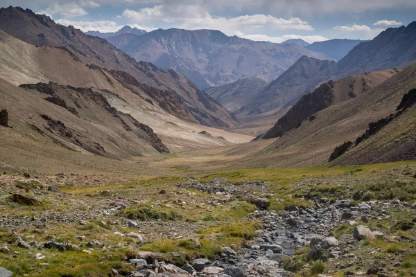 Trekking Vale Pshart Através Passo Gumbezkul Para Madiyan Rodovia Pamir — Fotografia de Stock