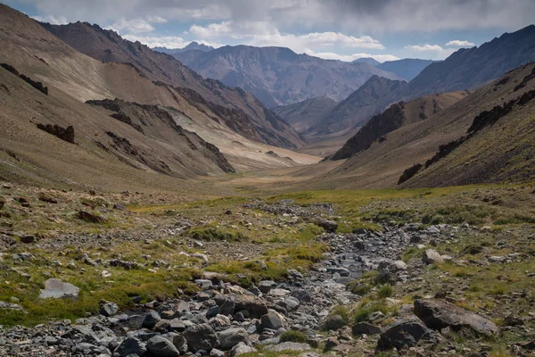 Trekking Pshart Völgy Keresztül Gumbezkul Madiyan Tádzsikisztánban Pamir Autópálya — Stock Fotó