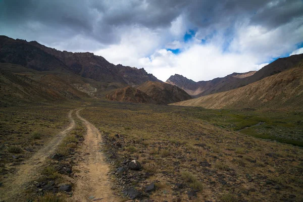 Trekking Vale Pshart Através Passo Gumbezkul Para Madiyan Rodovia Pamir — Fotografia de Stock