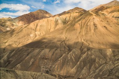 Tacikistan 'daki Pamir otoyoluna bak