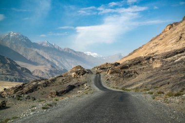 Tacikistan 'daki Wakhan vadisi, Pamir otoyolunun güzel bir bölümü.