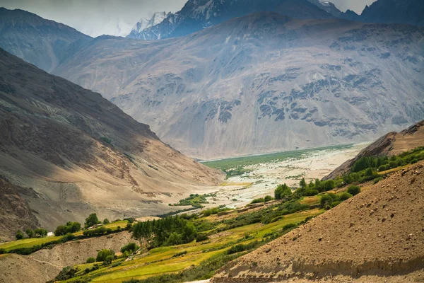 Vista Para Corredor Wakhan Afeganistão Atrás Rio Wakhan Tirado Estrada — Fotografia de Stock