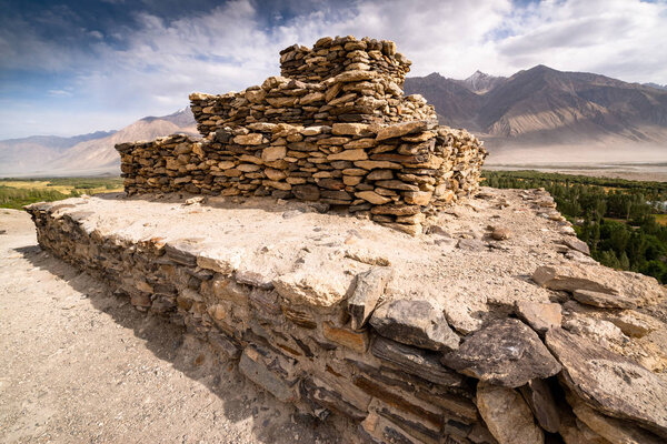 Врангская буддийская ступа в Таджикистане
