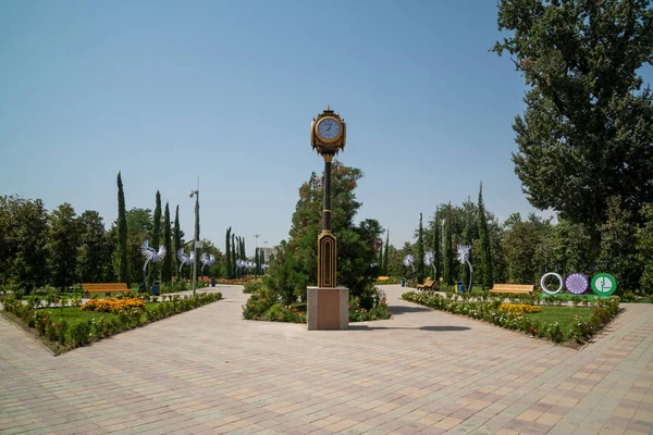 Parc Rudaki Par Une Journée Ensoleillée Douchanbé Tadjikistan — Photo