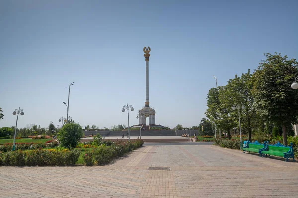 Dushanbe Tajikistan Circa September 2019 Independence Monument Rudaki Park Sunny — Stok fotoğraf