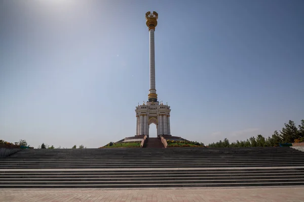 Dushanbe Tajikistan Circa September 2019 Independence Monument Rudaki Park Sunny — стокове фото
