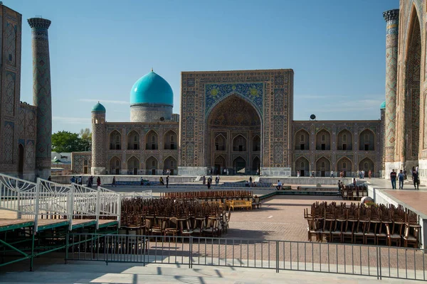 Samarcanda Uzbekistán Circa Septiembre 2019 Plaza Registán Día Soleado — Foto de Stock
