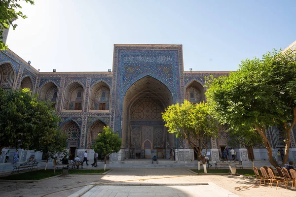 Samarkand Uzbekistan Circa September 2019 Registan Square Sunny Day — стокове фото