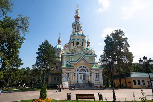 Almaty Kazajstán Alrededor Septiembre 2019 Catedral Ascensión Catedral Zenkov Parque — Foto de Stock