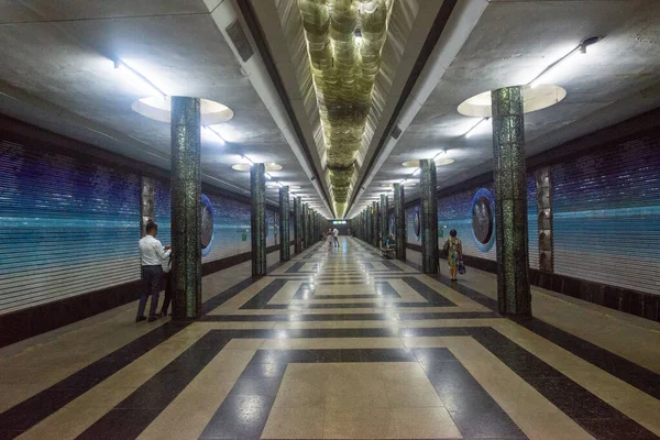 Tashkent Uzbekistan Noin Syyskuu 2019 Kosmonavtlar Metroasema Avaruusohjelman Koristelussa Sinisillä — kuvapankkivalokuva