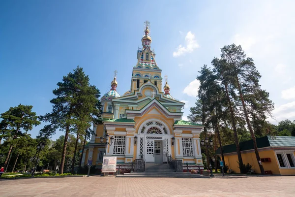 Almaty Kasachstan September 2019 Himmelfahrtskathedrale Zenkov Kathedrale Panfilow Park Einem — Stockfoto