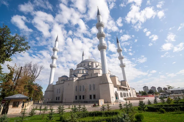 Bishkek Kyrgyzstan Circa September 2019 New Central Mosque Imam Sarakhsi — Stock Photo, Image