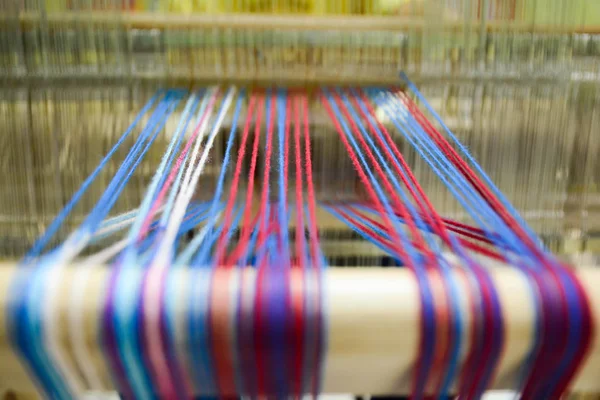 The weaving machine (SAORI), Abstract background - selective foc — Stock Photo, Image