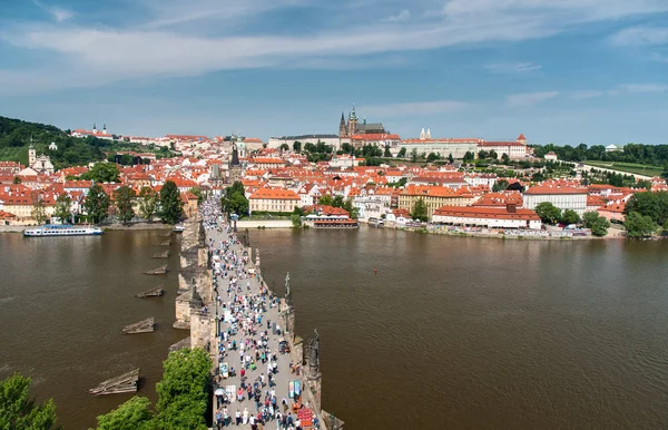 Ponte Carlos e Castelo de Praga — Fotografia de Stock