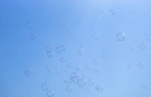 Achtergrond Met Zeepbellen Heldere Blauwe Lucht — Stockfoto