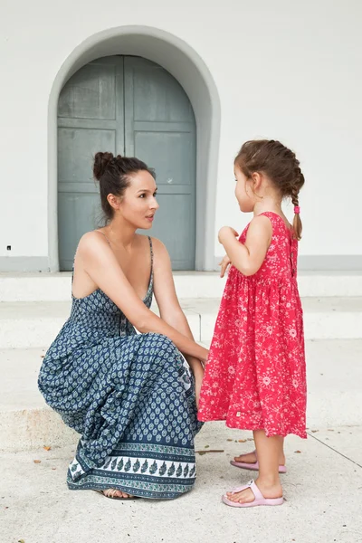 Moeder en dochter gesprek — Stockfoto