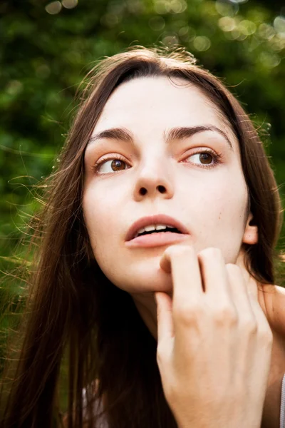 Retrato de una chica asustada — Foto de Stock