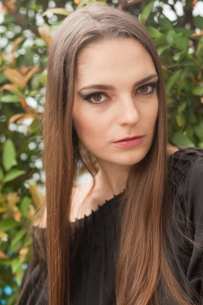 Retrato de chica en la naturaleza — Foto de Stock