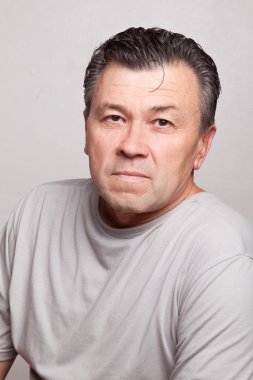 Yaşlı adam portresi