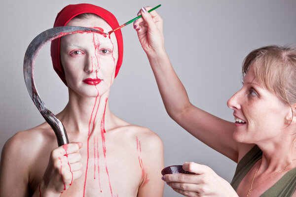 Preparing model for photography