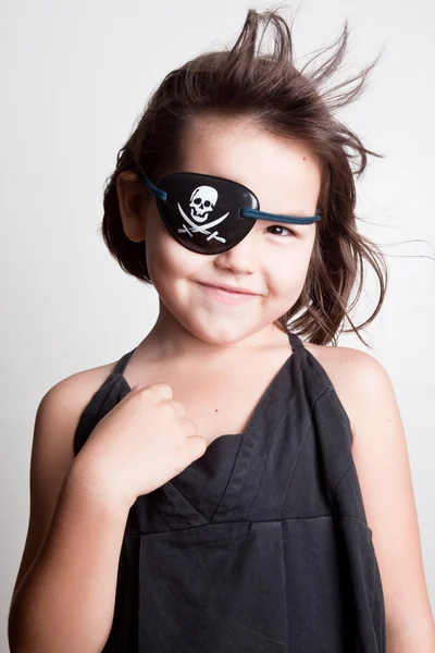 Маленькая девочка-пират — стоковое фото