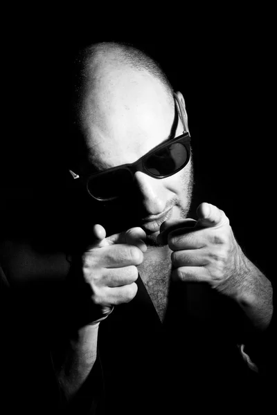 Portrait of gangster in sunglasses — Stock Photo, Image